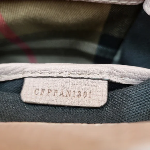 BURBERRY Camberley Calfskin Leather Pale Orchid Handbag, Authentic W/ COA.. - Picture 10 of 16